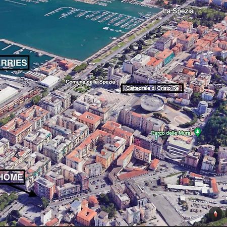 Bilocale Con Posto Auto La Chicca Del Golfo Apartamento La Spezia Exterior foto